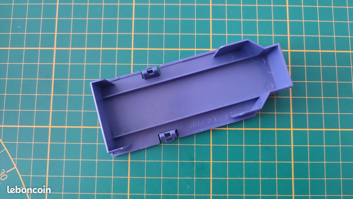 Cache serial port 1 ABS 2-1 pièce détachée console de jeux Nintendo Gamecube DOL-001 (EUR) #E37 (image 2)