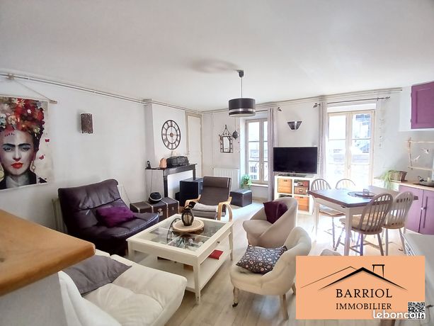 Belle maison de ville, très calme, proche de toutes commodités