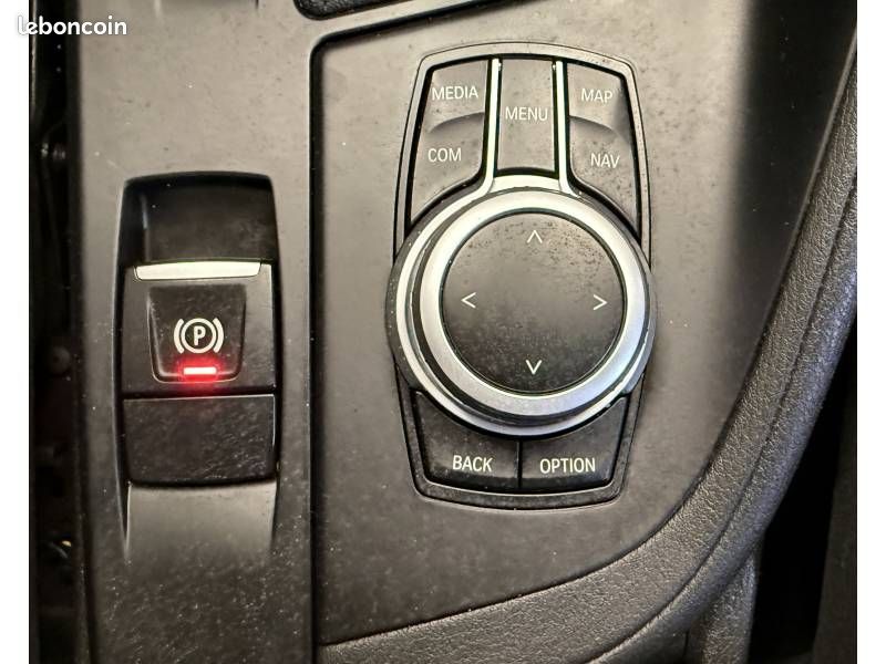 BMW X1 sDrive 18d 150 ch BVA8 Business Design (image 22)