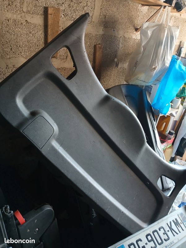 Habillage intérieur coffre Ford Smax (image 1)
