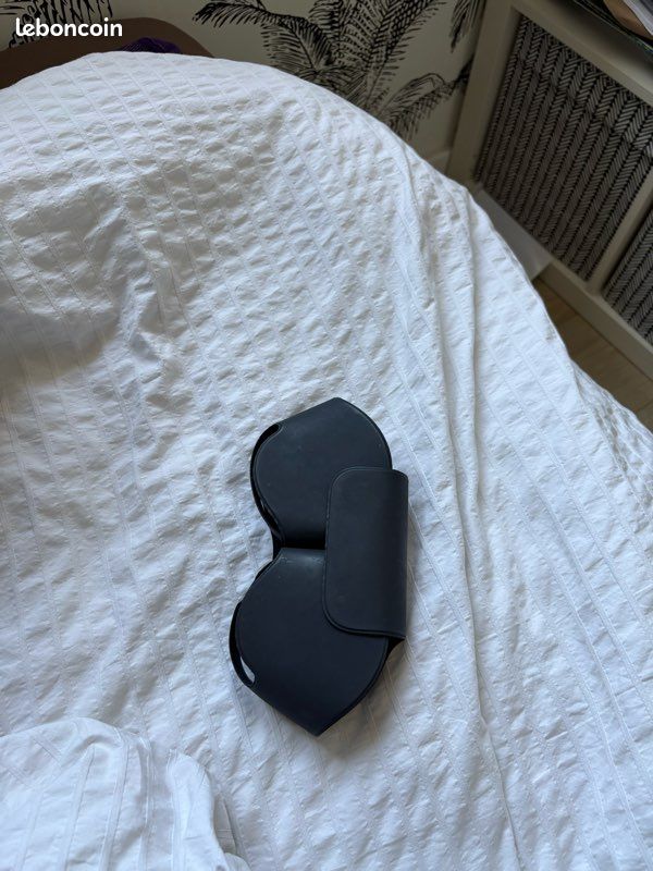 AirPods Max (image 5)