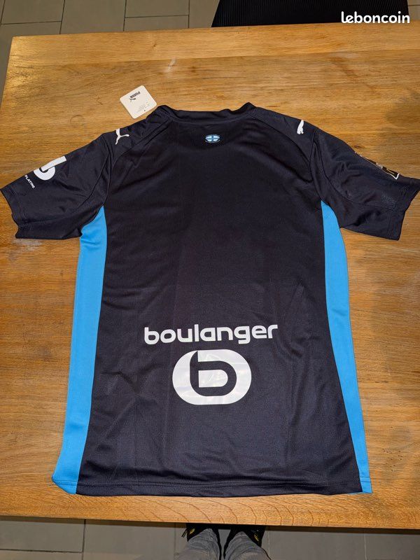 Les nouveaux maillots des clubs pour la saison 2021-2022 Les nouveaux maillots des clubs pour la saison 2021-2022
