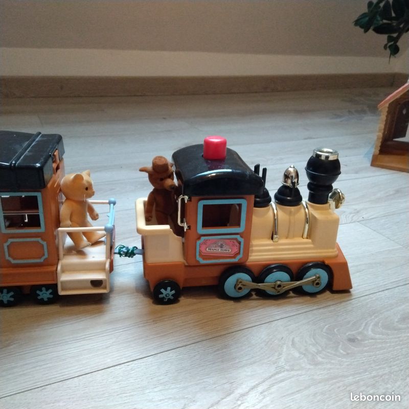 VINTAGE LES PETITS Malins Maple Town Camper Van Playset £19.99 - UK