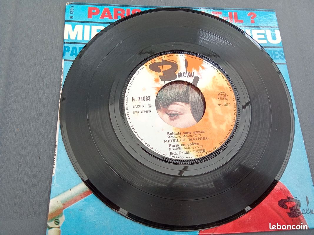 Ancien disque vinyle 45 T Mireille MATHIEU Paris brûle-t-il (image 3)