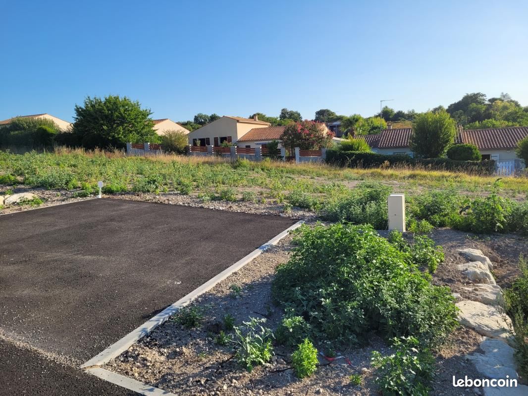 Terrain 439 m² Saintes · 67 500 €