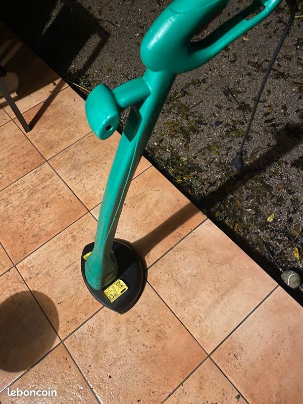 Vends coupe bordure (image 1)