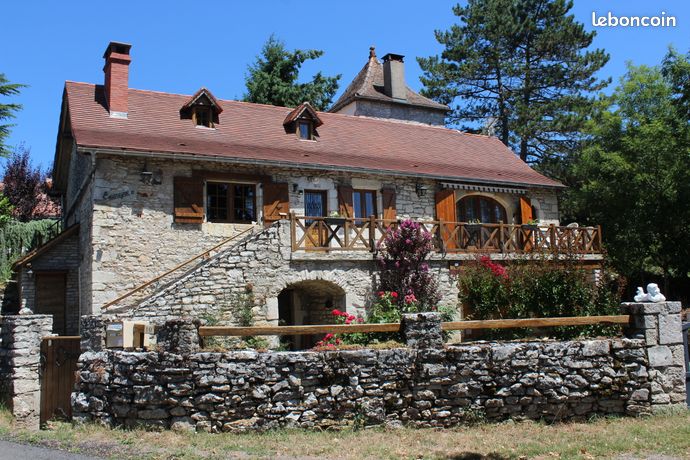 Belle maison quercynoise avec piscine