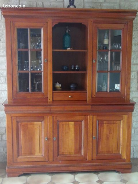 Buffet vitrine en merisier massif style Louis Philippe (image 1)