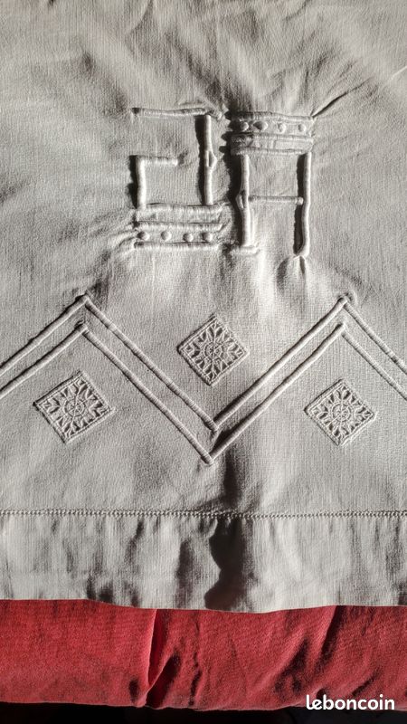 Drap brodé et ancien - Linge de maison