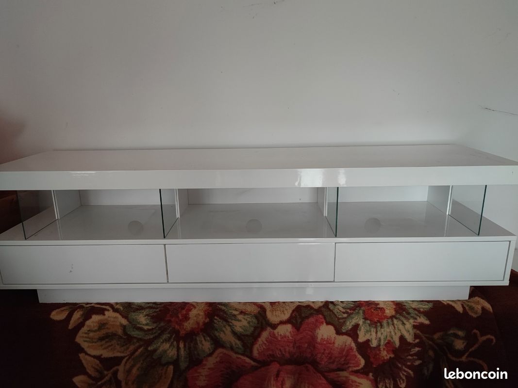 Vends bahut blanc laqué et meuble télé blanc laqué (image 1)