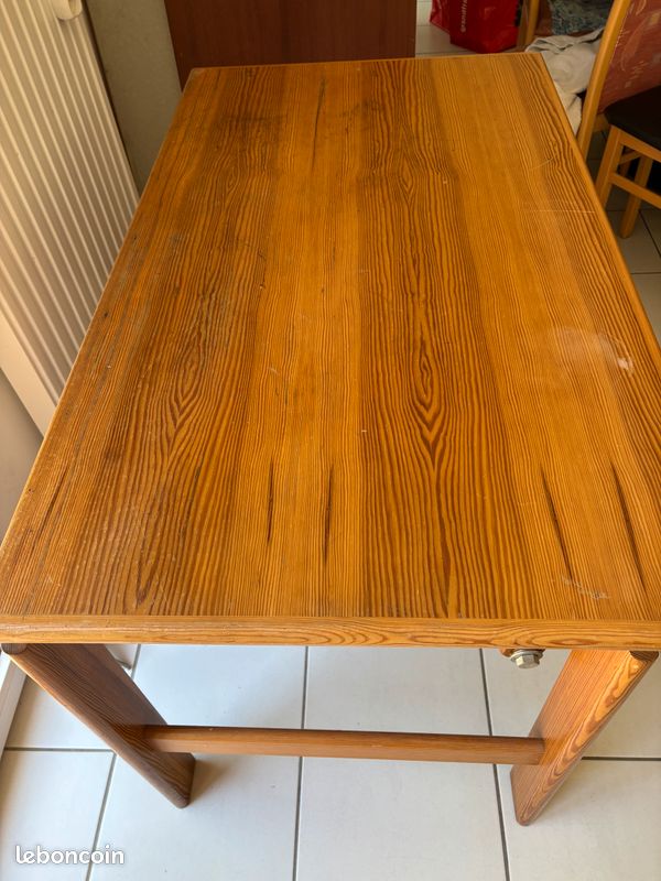 Table en bois (image 2)