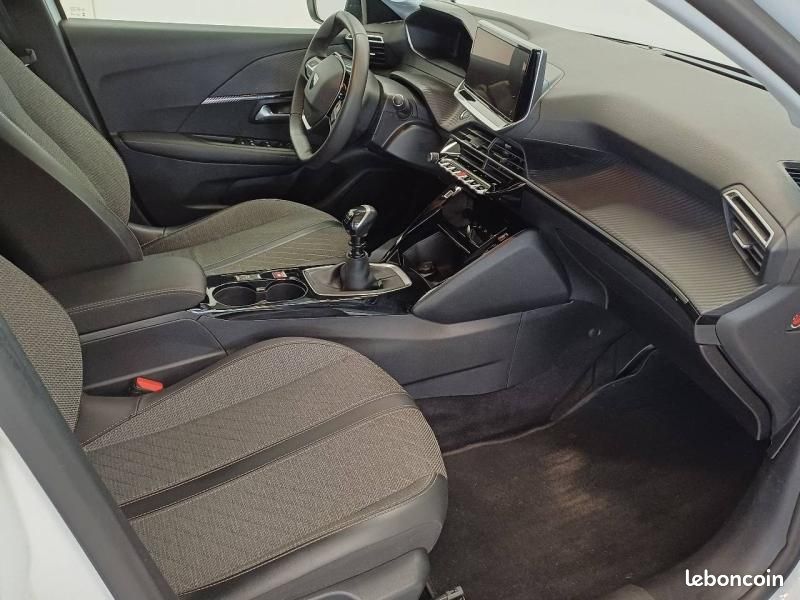 Peugeot 208 1.2 PureTech 100ch S&S Allure (image 11)