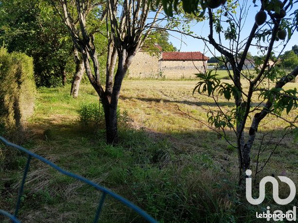Terrain 2170 m² Chazelles
