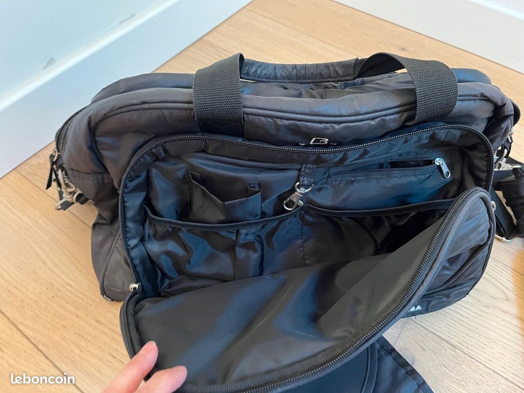 Sac à langer noir Béaba (image 5)