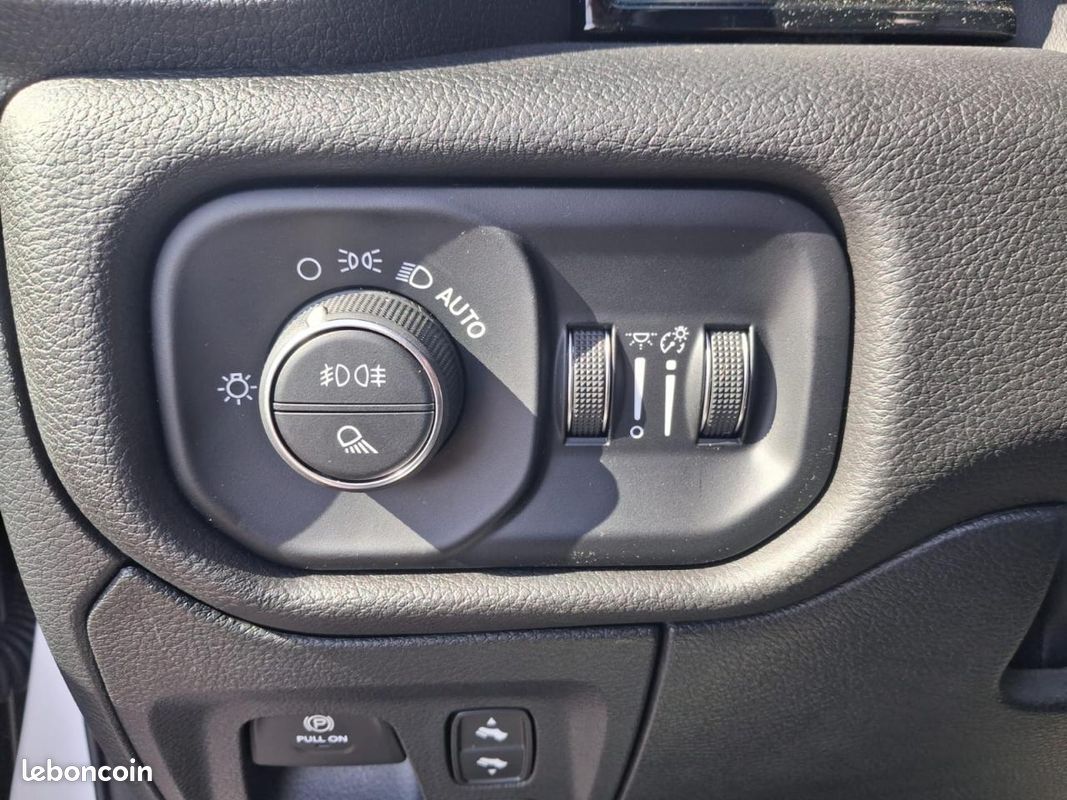 Dodge ram 1500 crew laramie sport night edition air (image 30)