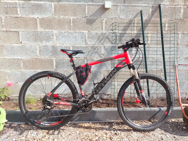 Bicycle Avis Rockrider 560 Bicycle Rockrider 560 S Opinioni Btwin