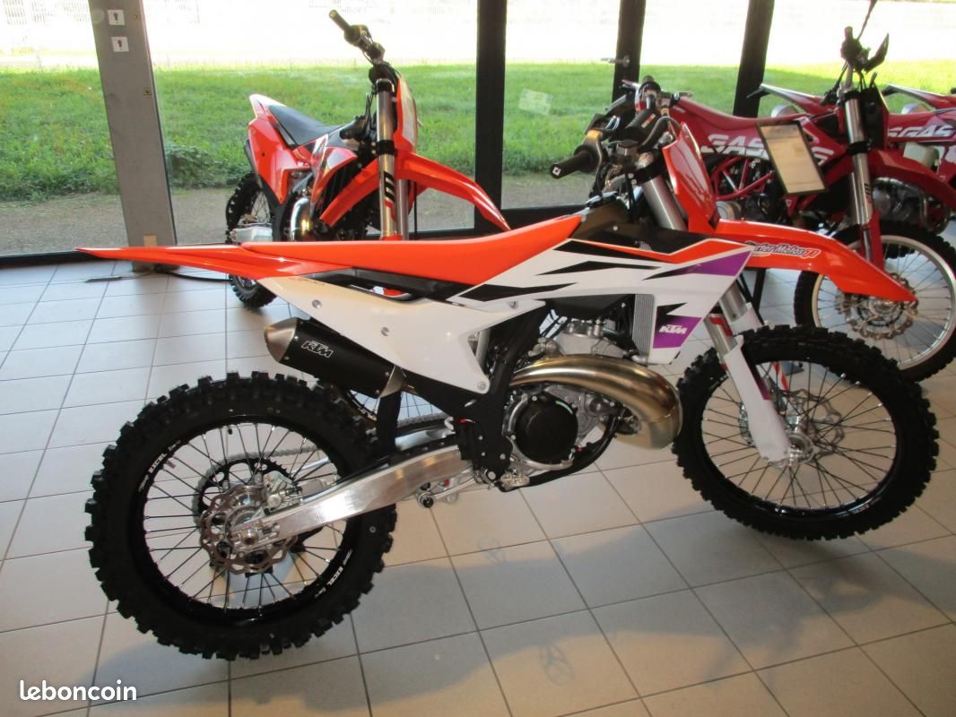 KTM 300 SX 2024 1h à partir de 149e/mois Motos