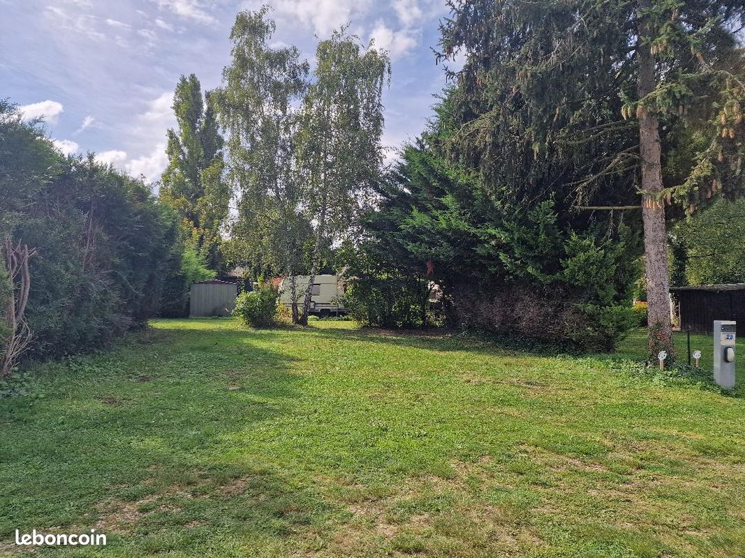 Louez une parcelle dans un camping à l'année (image 1)