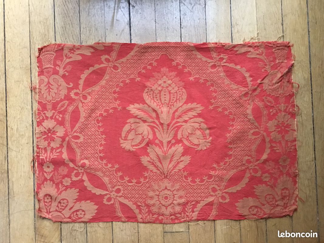 Tissu ancien soierie rouge or Jacques Garcia (image 2)