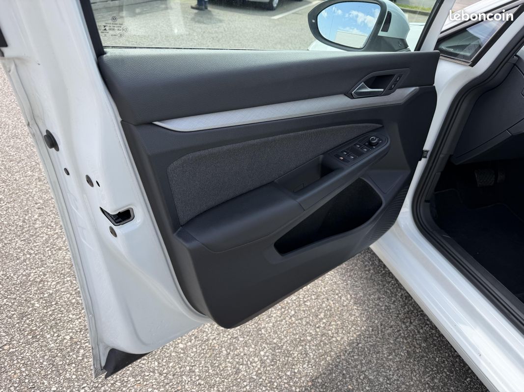 VOLKSWAGEN Golf 2.0 TDI 150 DSG7 Life Plus (image 29)