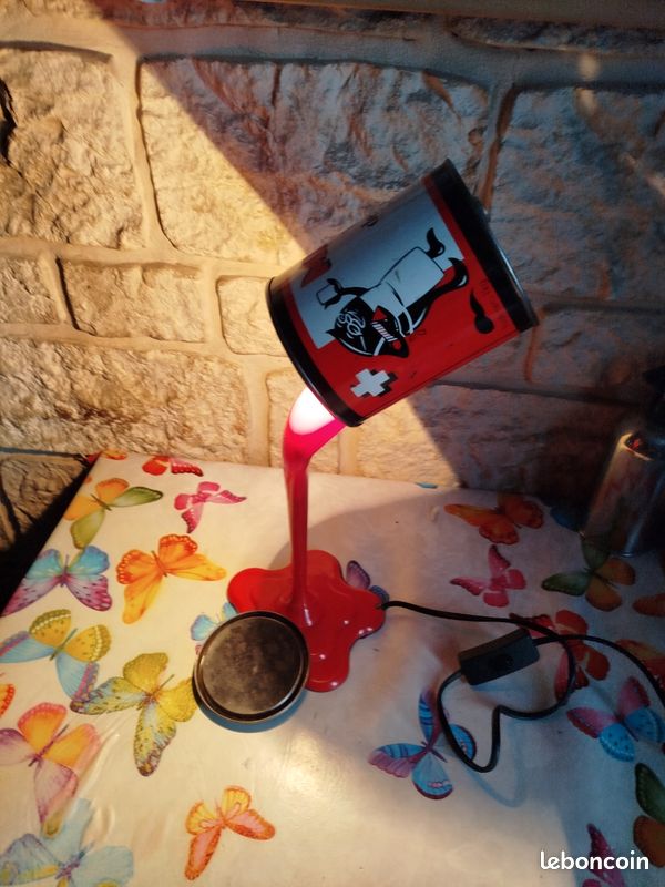 Lampe ( design ) curiosité pot de peinture renversé (image 16)