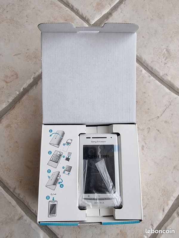 Téléphone Sony Ericsson XPERIA X8 neuf (image 2)