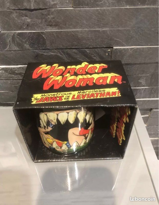 Mug Wonder Woman LOGOSHIRT - Jaws Of The Leviathan - Tasse Officielle Neuve - Cadeau