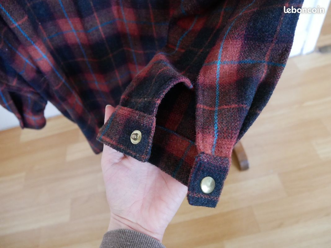 Chemise homme à carreaux, style 