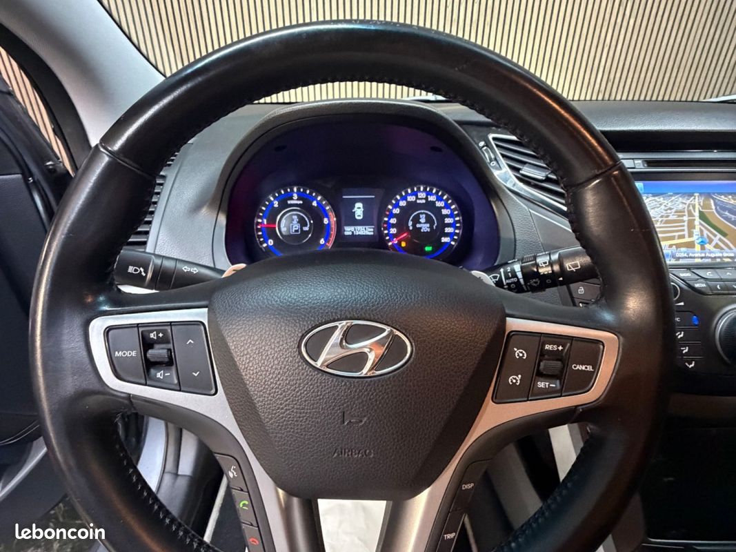 HYUNDAI i40 SW 1.7 CRDi 136 Pack Premium A (image 13)