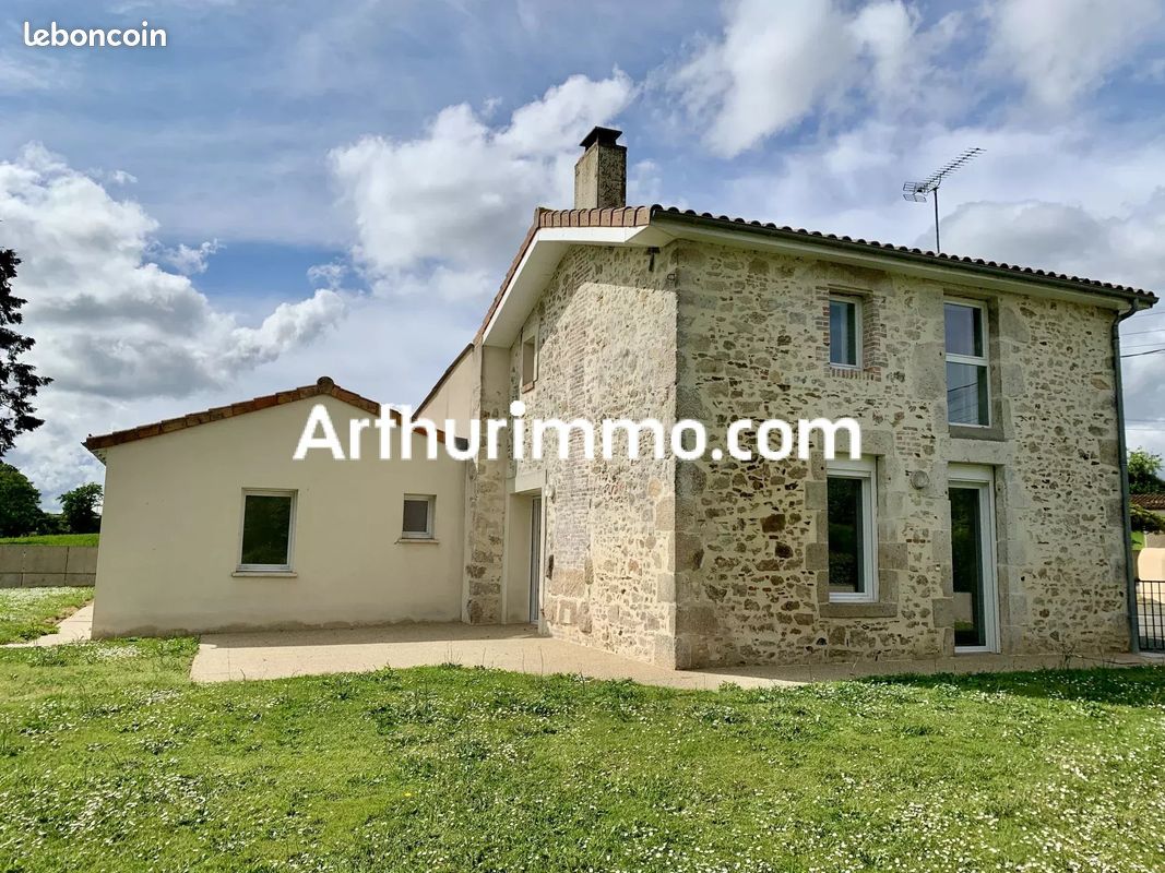 Maison 4 pièces 121 m² · à Saint-Amand-sur-Sèvre · 121 m² · 198 300 €