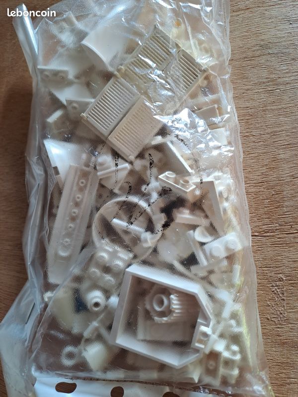 Lot LEGO blanc formes diverses (image 1)