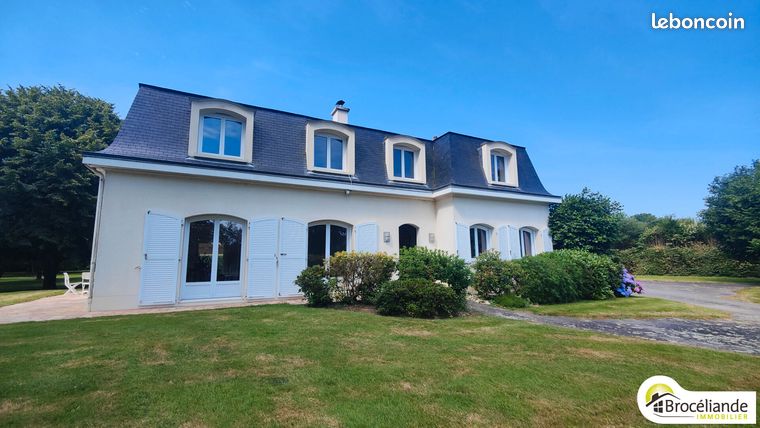 Propriété 7 pièces 179 m²
