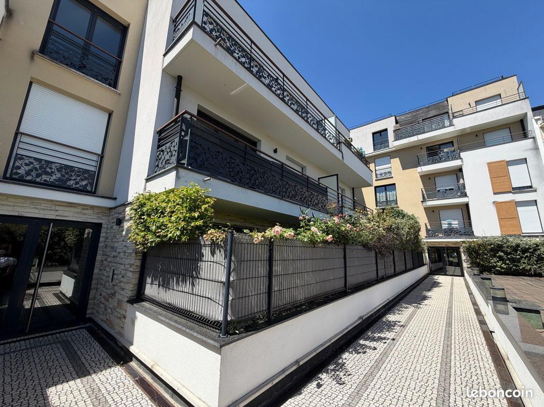 Appartement 1 pièce 26 m² · à Noisy-le-Grand · 26 m² · 900 €/mois