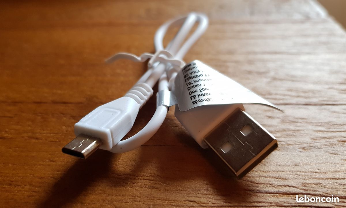 Câble micro-USB (connecteur en forme de trapèze) (image 4)