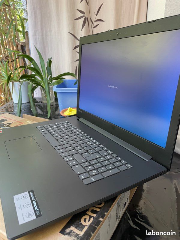 Lenovo ideapad 330 (image 4)