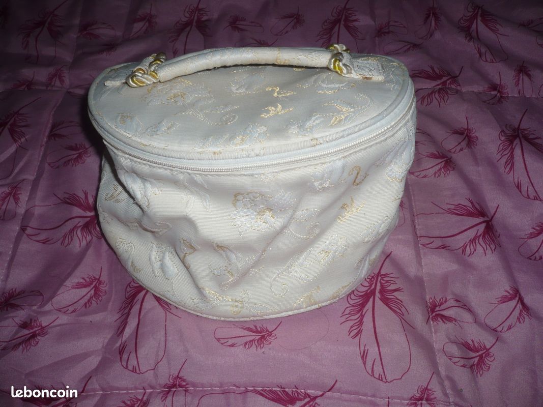 Trousse de toilette MARKS & SPENCER::ana47 (image 1)
