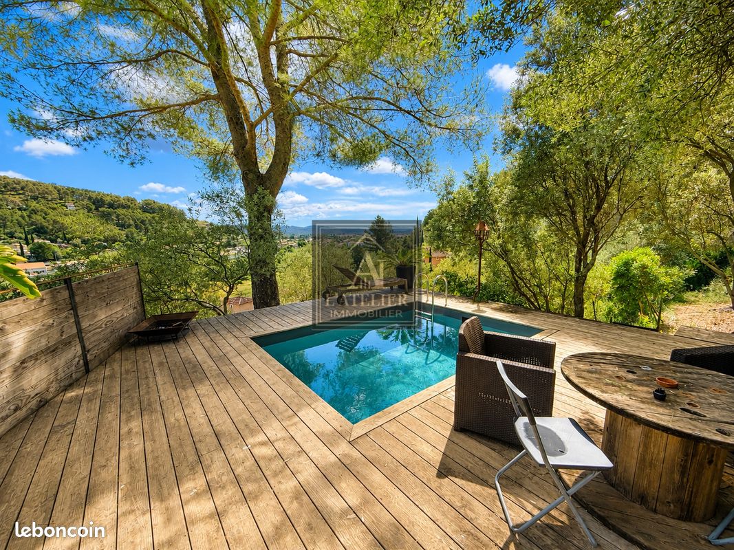 Maison 2 pièces 50 m² · à Solliès-Toucas · 50 m² · 270 000 €