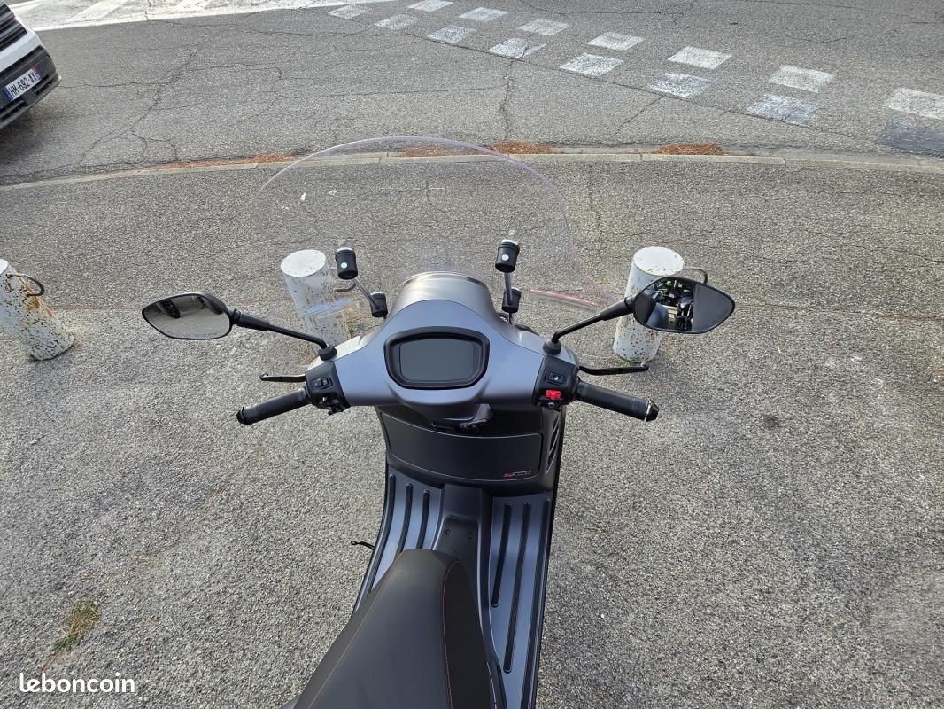 Vespa GTS 310 SUPERSPORT + ACCESSOIRES SUPER SPORT (image 5)