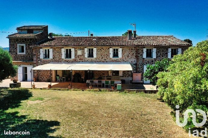 Propriété 11 pièces 420 m²