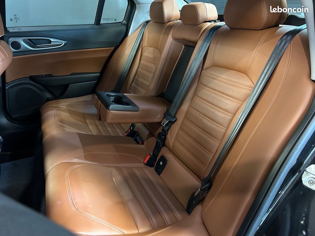 ALFA ROMEO GIULIA 2.2 210ch Q4 BVA – TOIT OUVRANT + ENTRETIEN COMPLET CONSTRUCTEUR (image 25)