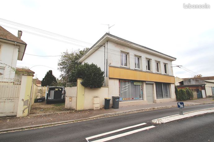 Maison 8 pièces 239 m²
