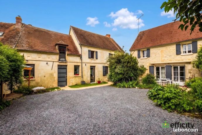 Maison 12 pièces 370 m²