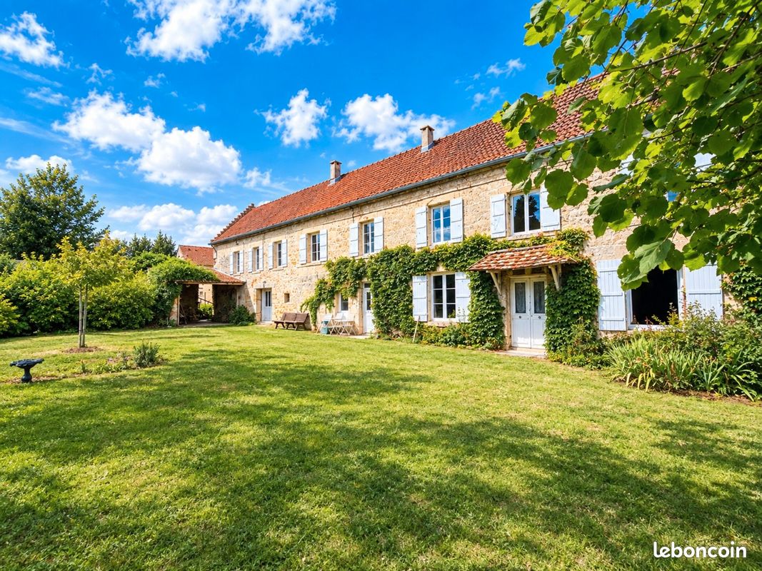 Maison 11 pièces 246 m² · à Crépy-en-Valois · 246 m² · 350 000 €
