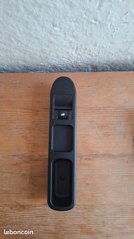 Bouton leve vitre peugeot 207 (image 3)