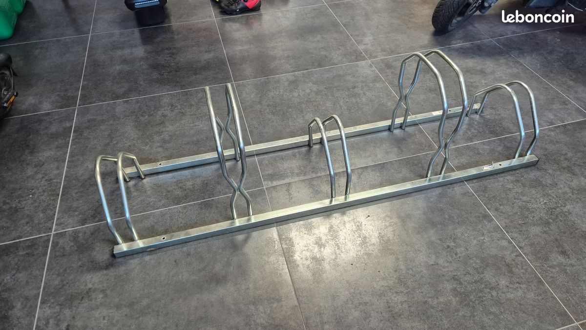 Ratelier Vélo places sur niveaux MOTTEZ Équipements vélos