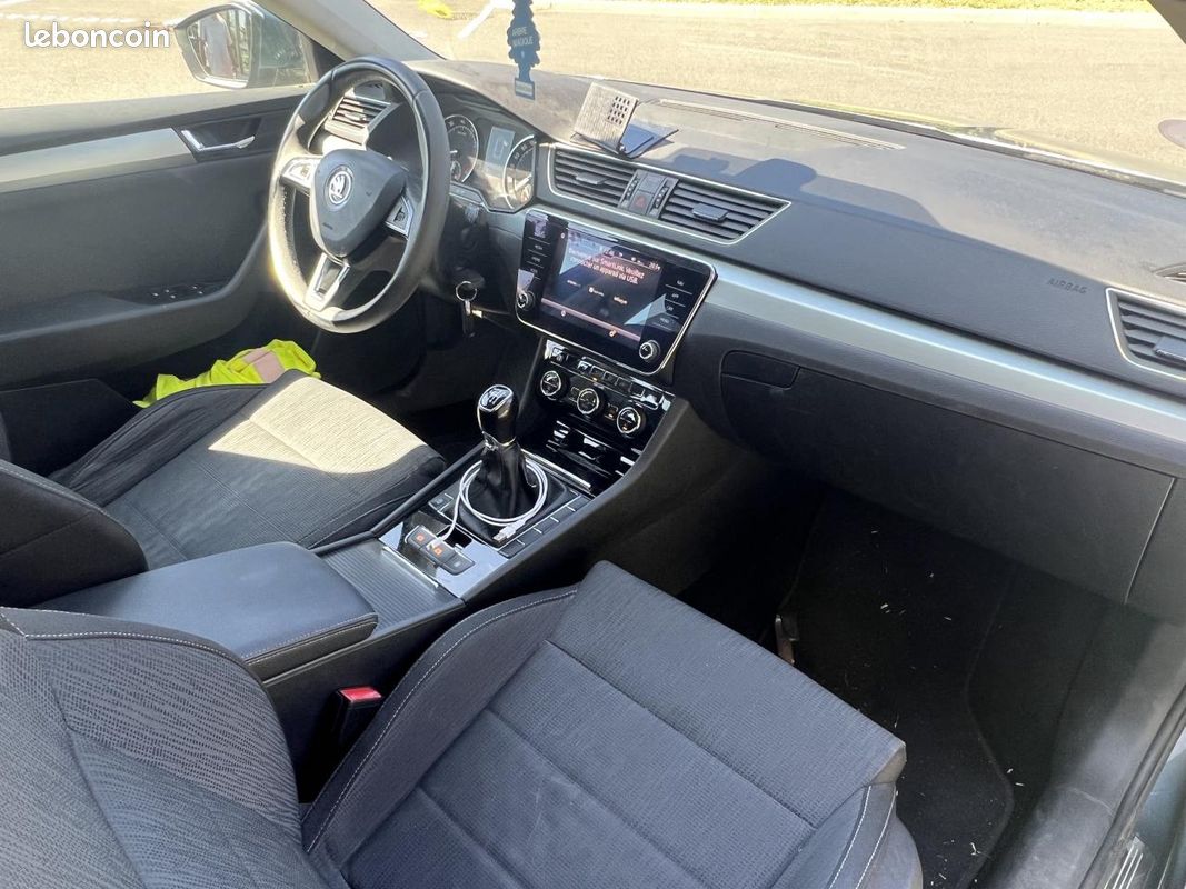 SKODA SUPERB Combi 1.4 TSI ACT - 150 (image 15)
