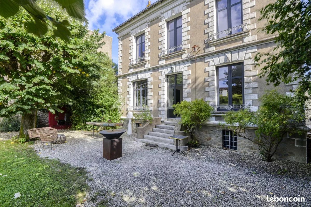 Maison 10 pièces 198 m² · à Nantes · 198 m² · 590 000 €