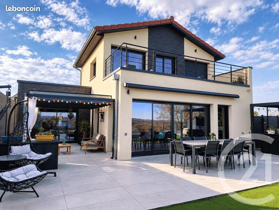 Maison 5 pièces 124 m² · à Jayat · 124 m² · 470 000 €