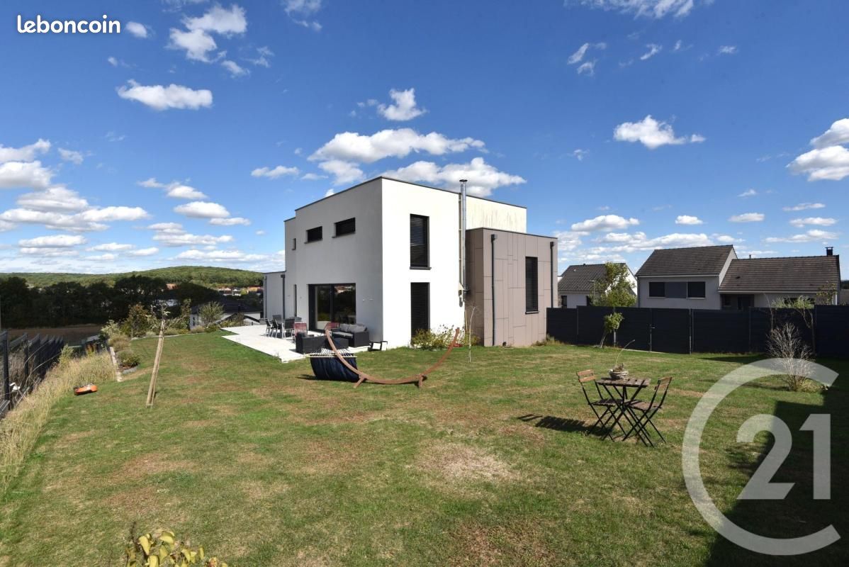 Maison 6 pièces 253 m² · à Hettange-Grande · 253 m² · 899 000 €