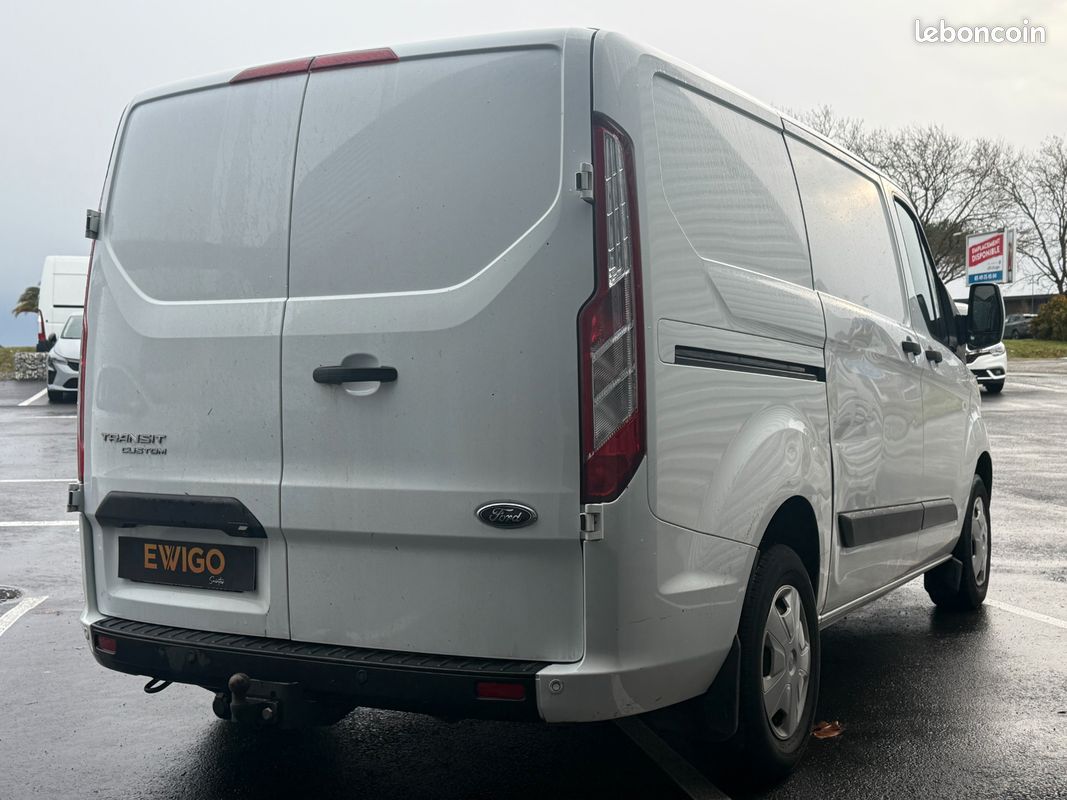 Ford transit custom fourgon 270 2.0 tdci 130 l1h1 limited / carplay / camera de recul / attelage (image 2)